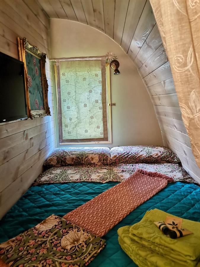 Tiny Cottage Casa Uccello Априкале Екстериор снимка