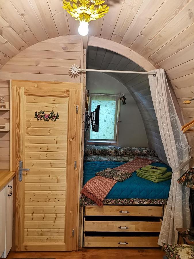 Tiny Cottage Casa Uccello Априкале Екстериор снимка